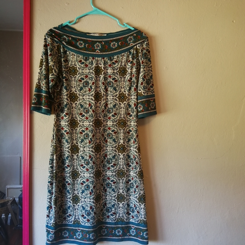 Patterned dress, semi sleeve